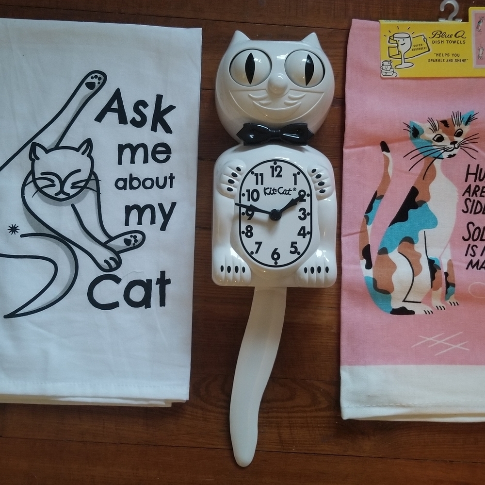 Kit Kat clock gift set